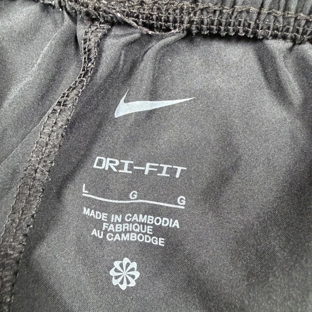 Nike Kids Dri-FIT Black Athletic Shorts Size Large L Swoosh Logo Activewear